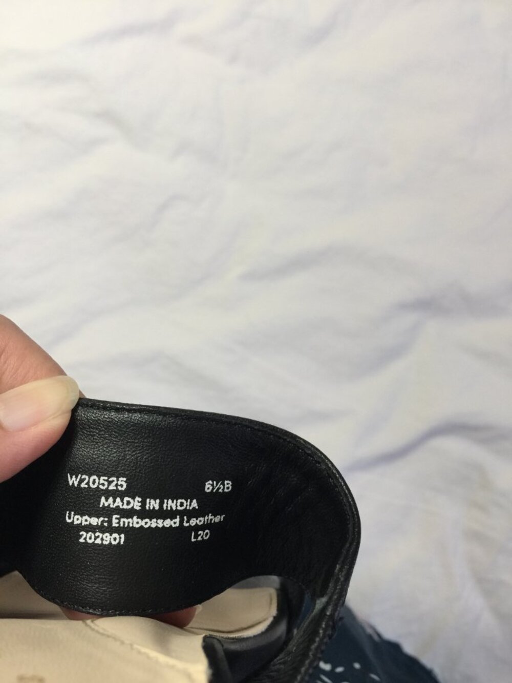 Cole Haan Wesley Demi Wedge Sandals Black Snakeskin Embossed Leather 6.5B W20525 - Picture 2 of 11